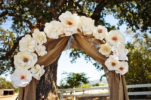 cổng hoa đám cưới bằng giấy